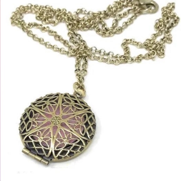 Jewelry - 🔴 4/$10 ✨ Pioneer Plus Aromatherapy Essential Oil Diffuser Necklace ✨